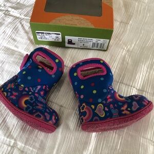 Bogs Kids Vibrant Blue and Pink Patterned Boots